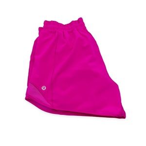 Lululemon Hotty Hot Low Rise Short 4"
Pow Pink